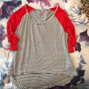 🦩 3 for $25 🦩 Roxy hi-lo baseball style t-shirt